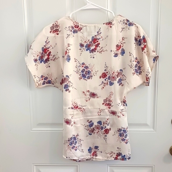 Lumiere floral wrap blouse in cream blue and red size S - Picture 2 of 10